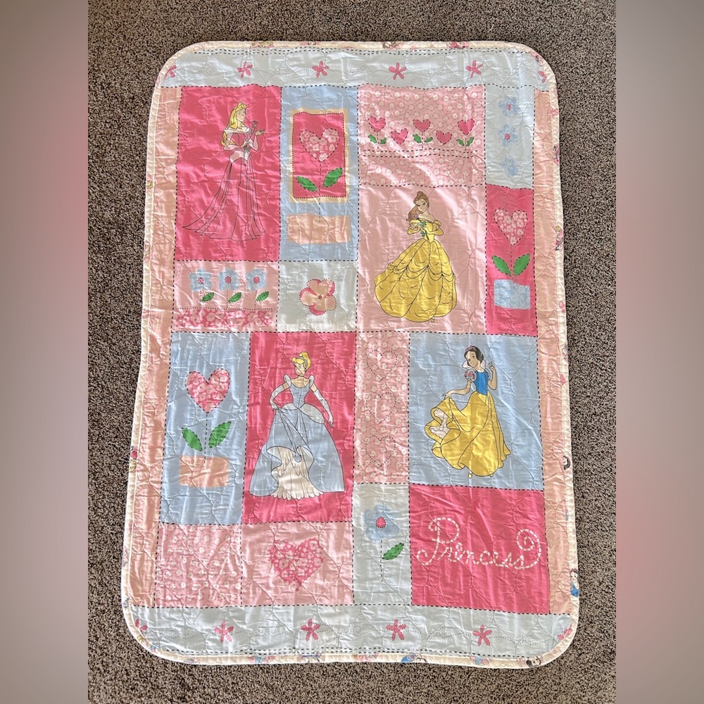 Vintage Disney princess’s quilt /‎ blanket